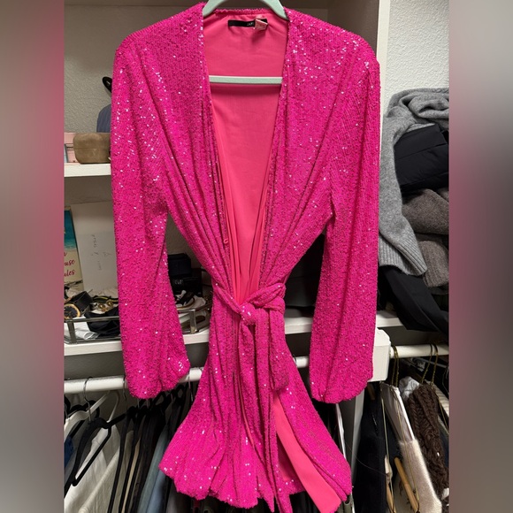 JAYGODFREY Fuchsia Sequin Robe - Picture 3 of 6